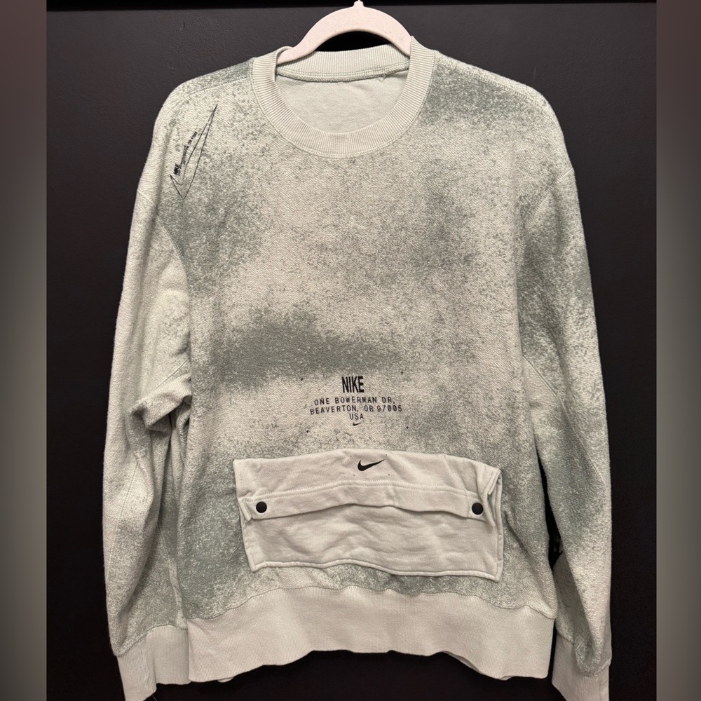 Men’s reversible Nike Crew, L